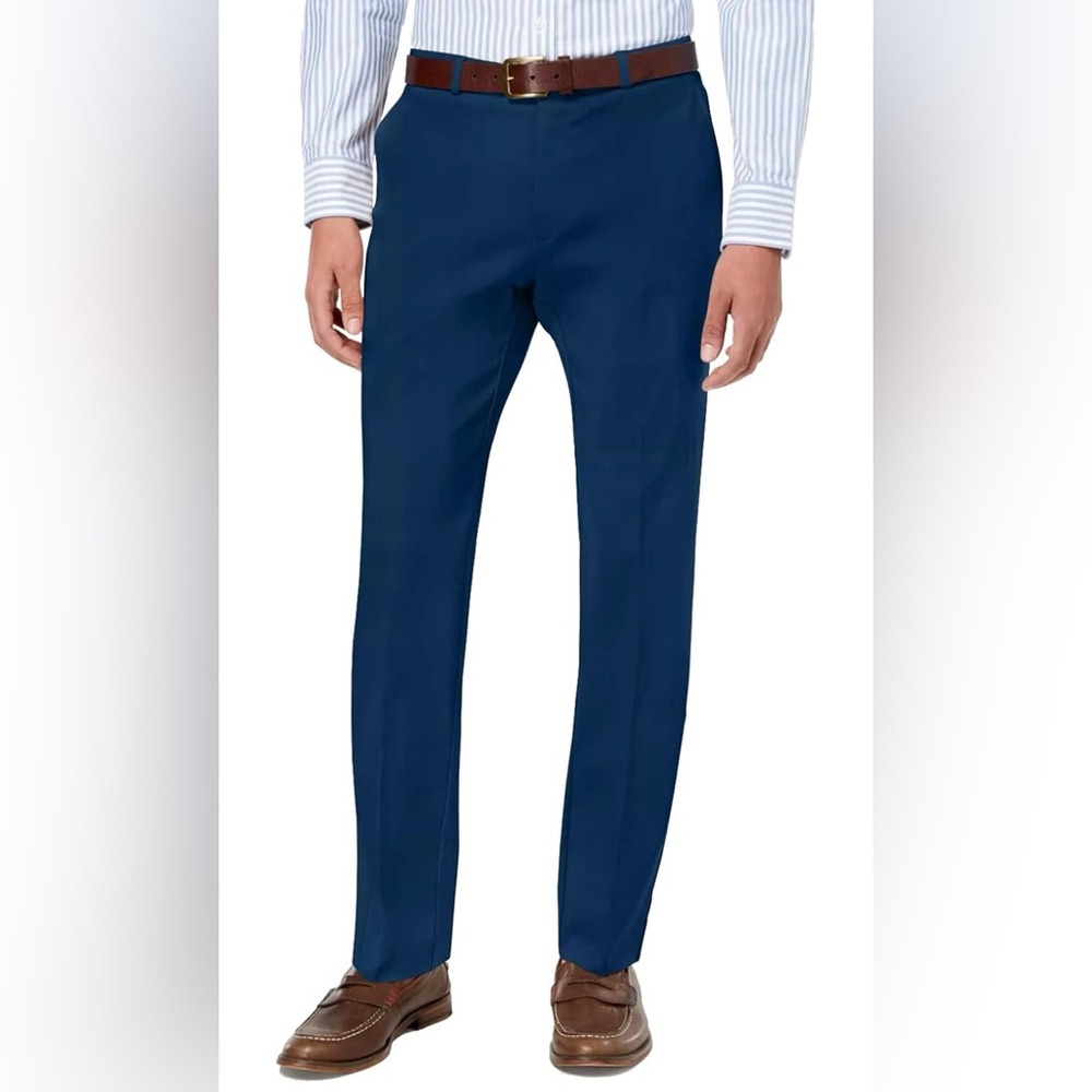 Tommy Hilfiger Men’s  Modern fit Comfort Stretch Performance Pant in Navy Blue.